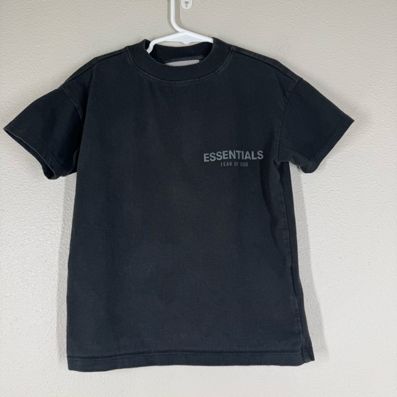 Fear of God Essentials Kids Black Crew Neck T Shirt Classic Minimalist Size 6/7 - Picture 1 of 6